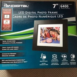 PanDigital LED 7” Photo Frame